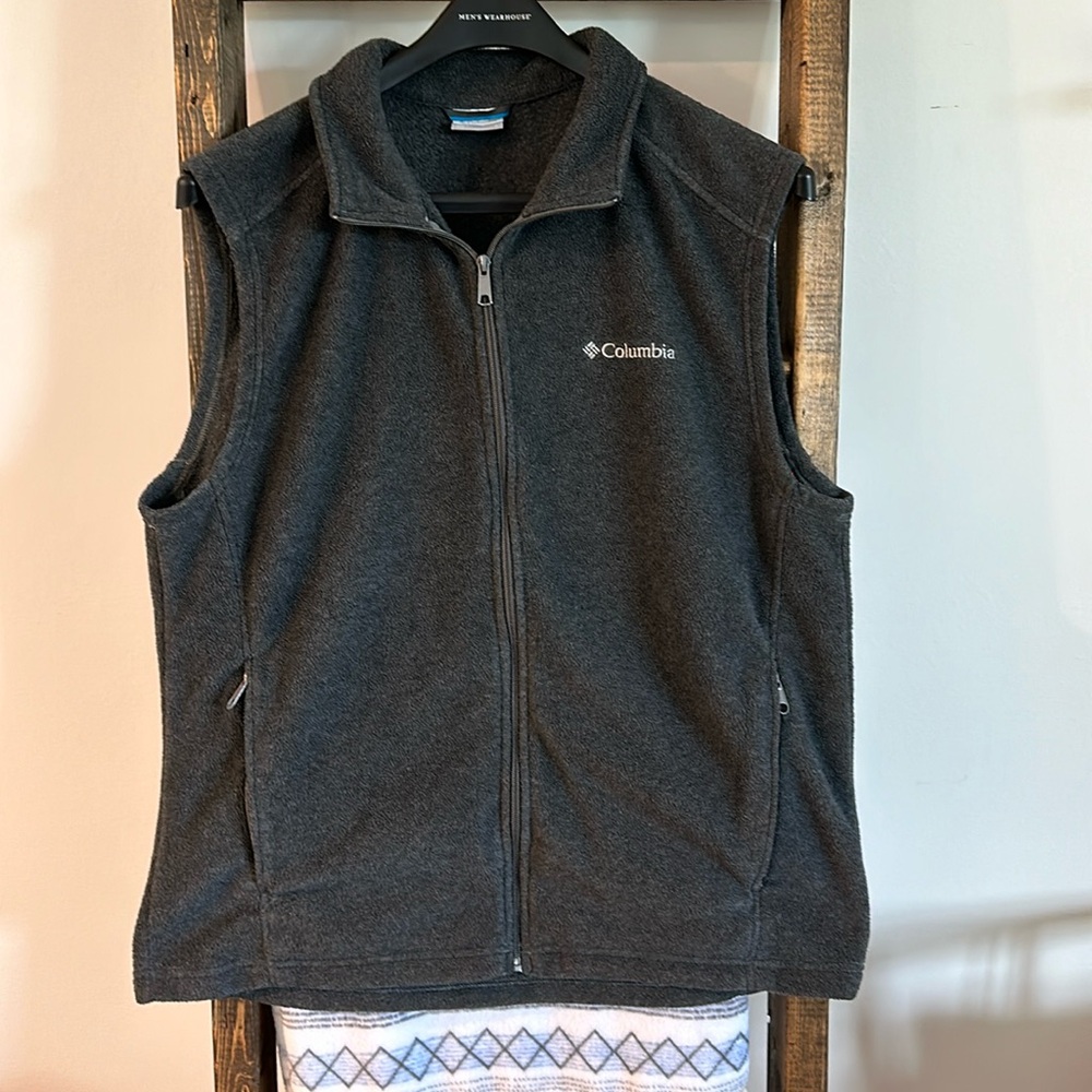 Men’s Columbia Vest Size Large